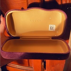 Gucci xl sunglasses case